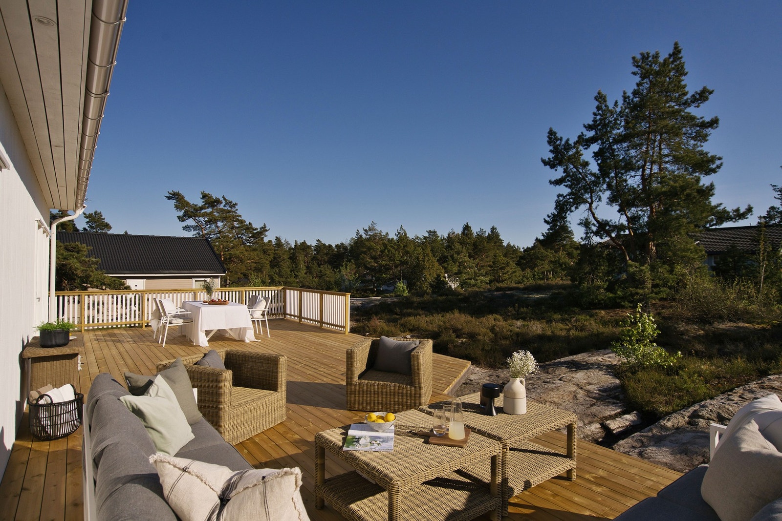 God plass til både loungegruppe og spisegruppe Galleribilde