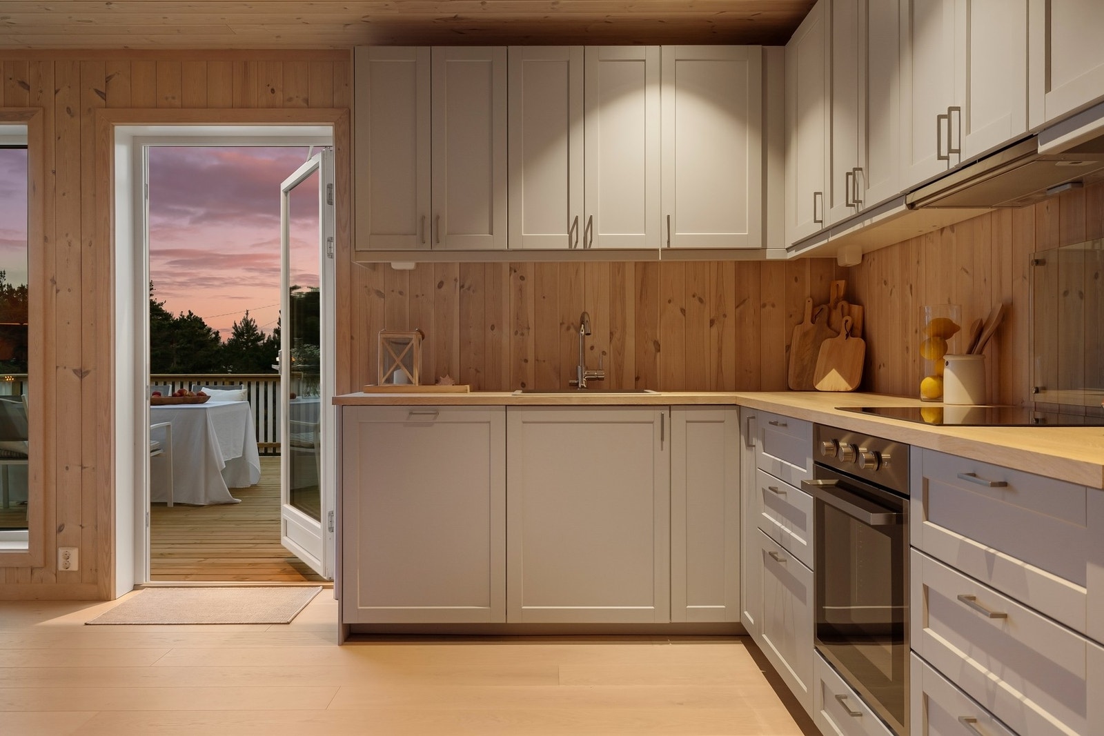 Adkomst til terrassen fra kjøkken/spisestue Galleribilde