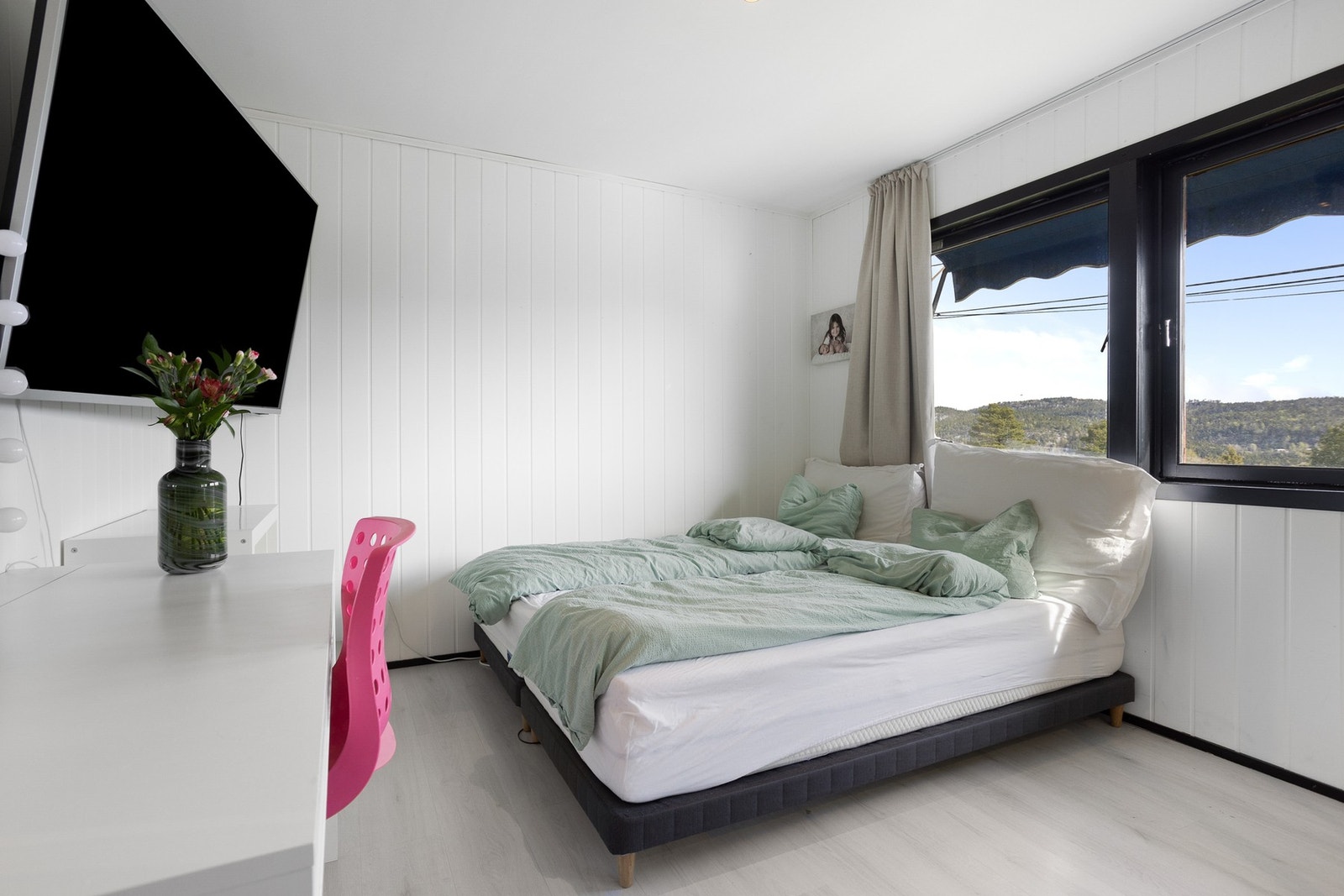 Soverom i 1.etg. Brukt som hovedsoverom Galleribilde