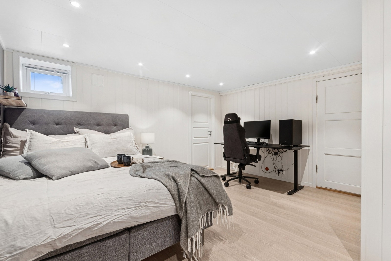 Bod omgjort til kjellerstue/ gjesterom. Ikke godkjent hos Bodø kommune. Galleribilde