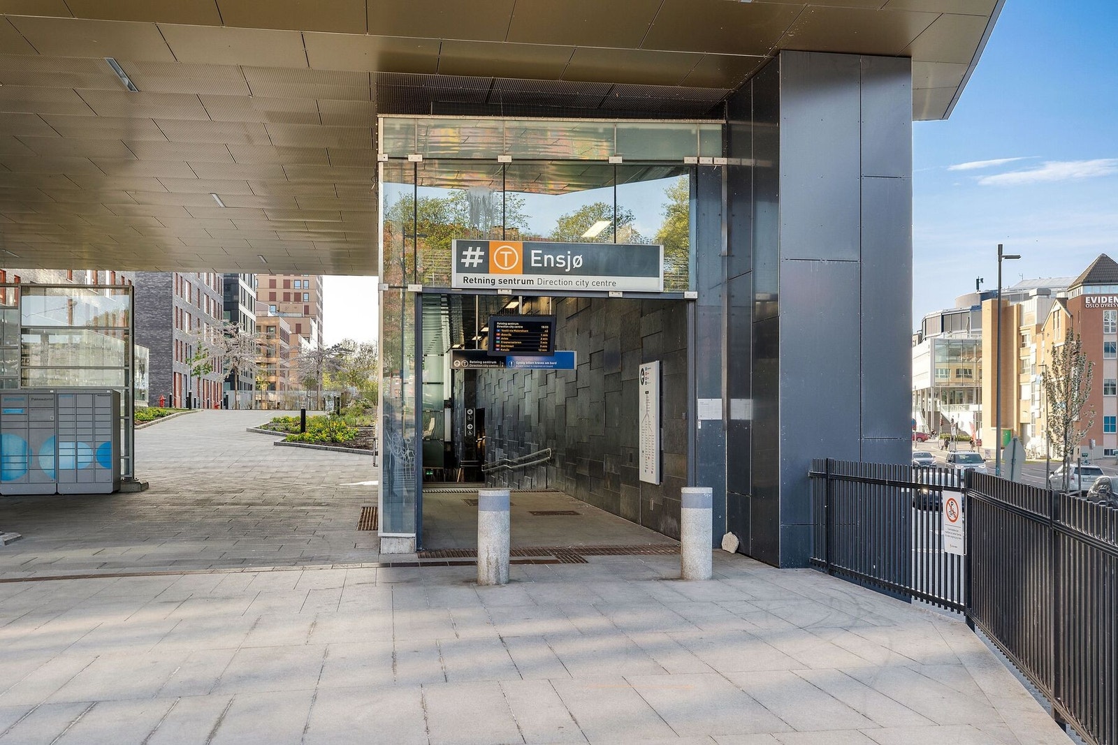 Her går linjene 1-4 som tar deg til Jernbanetorget på ca. 6 minutter. Galleribilde