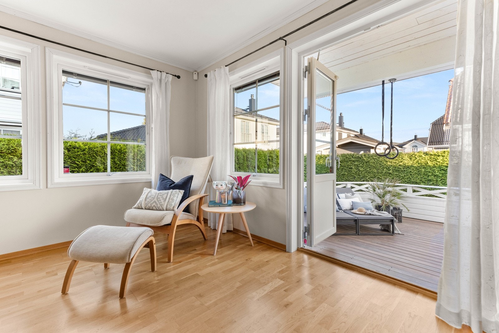 Her har du utgang til solrike uteplasser. Galleribilde