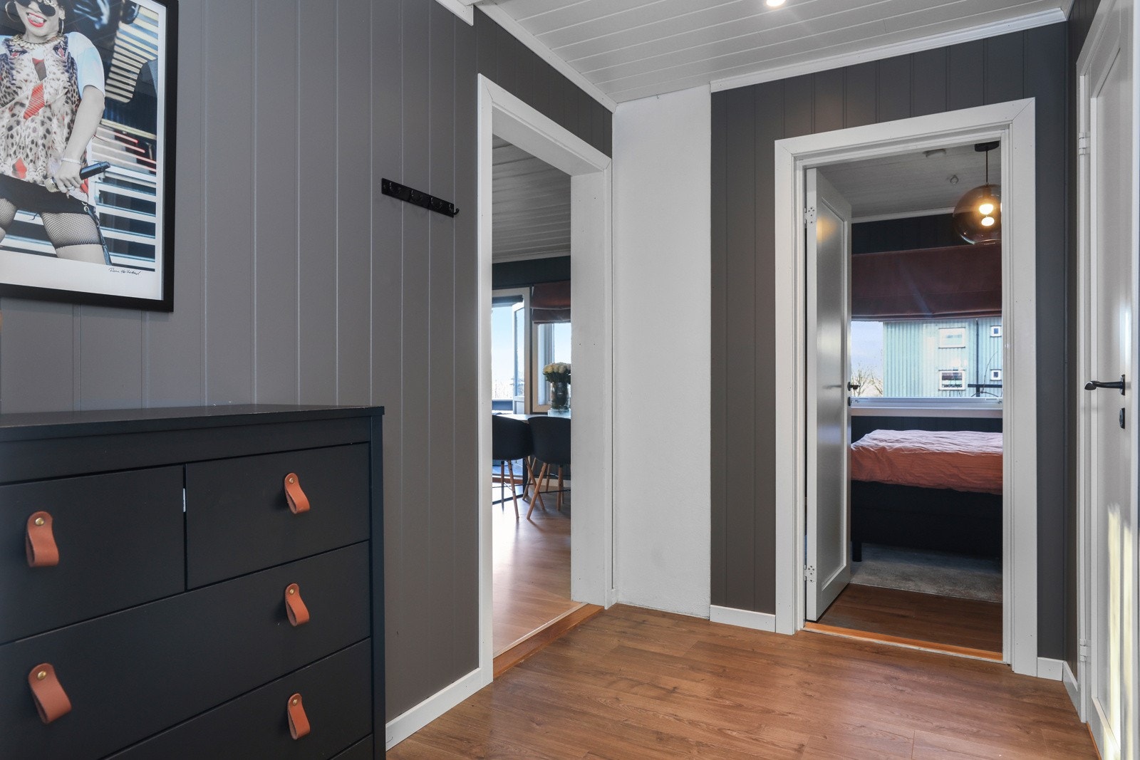 Fra entre mot soverom Galleribilde