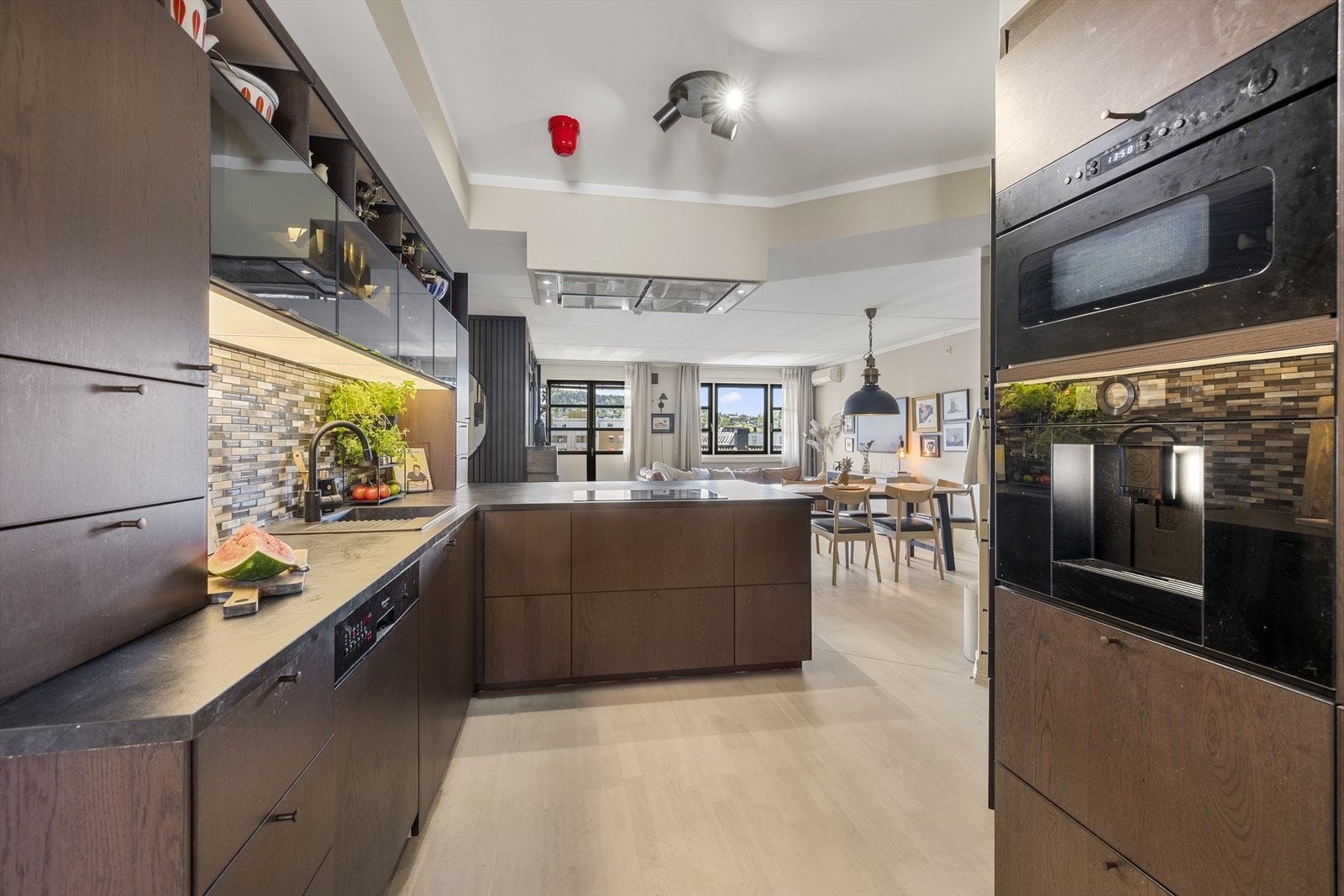 Integrert kaffemaskin gir en følelse av luksus i hverdagen. Galleribilde