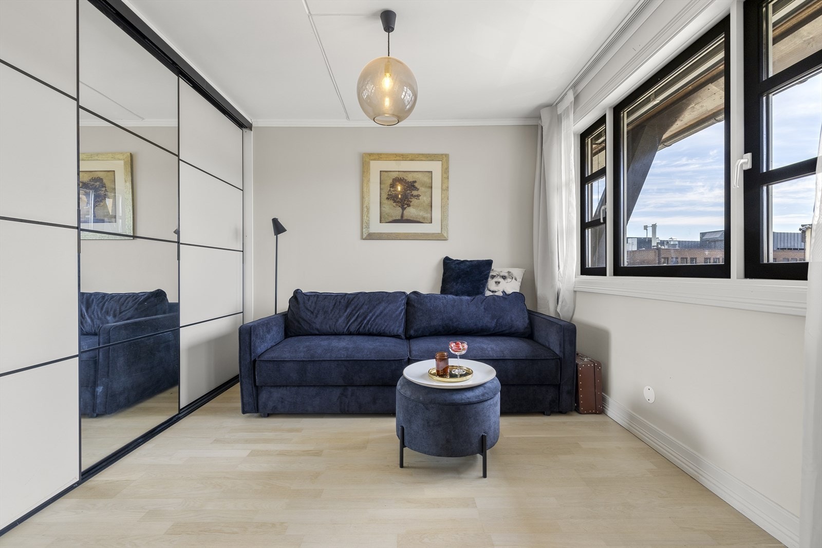 Soverom 3 ligger i tilknytning til stuen, og kan brukes som TV-stue eller lekerom for barna. Galleribilde