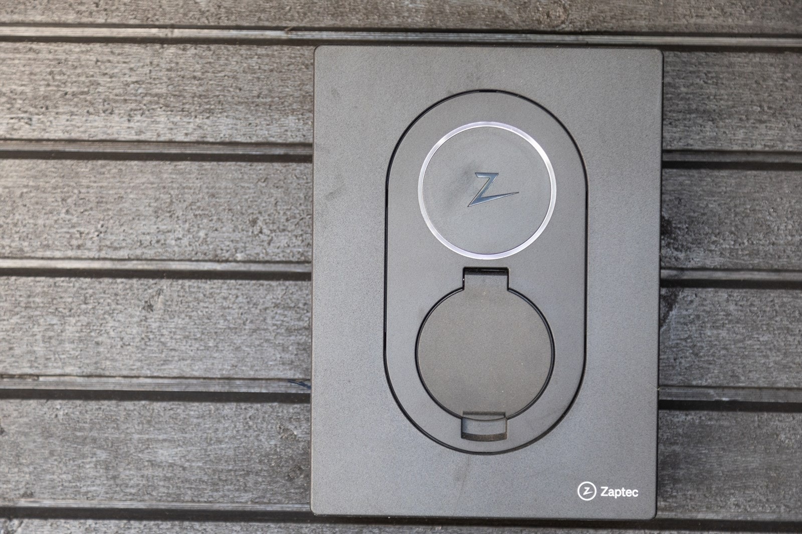 Elbil lader Galleribilde