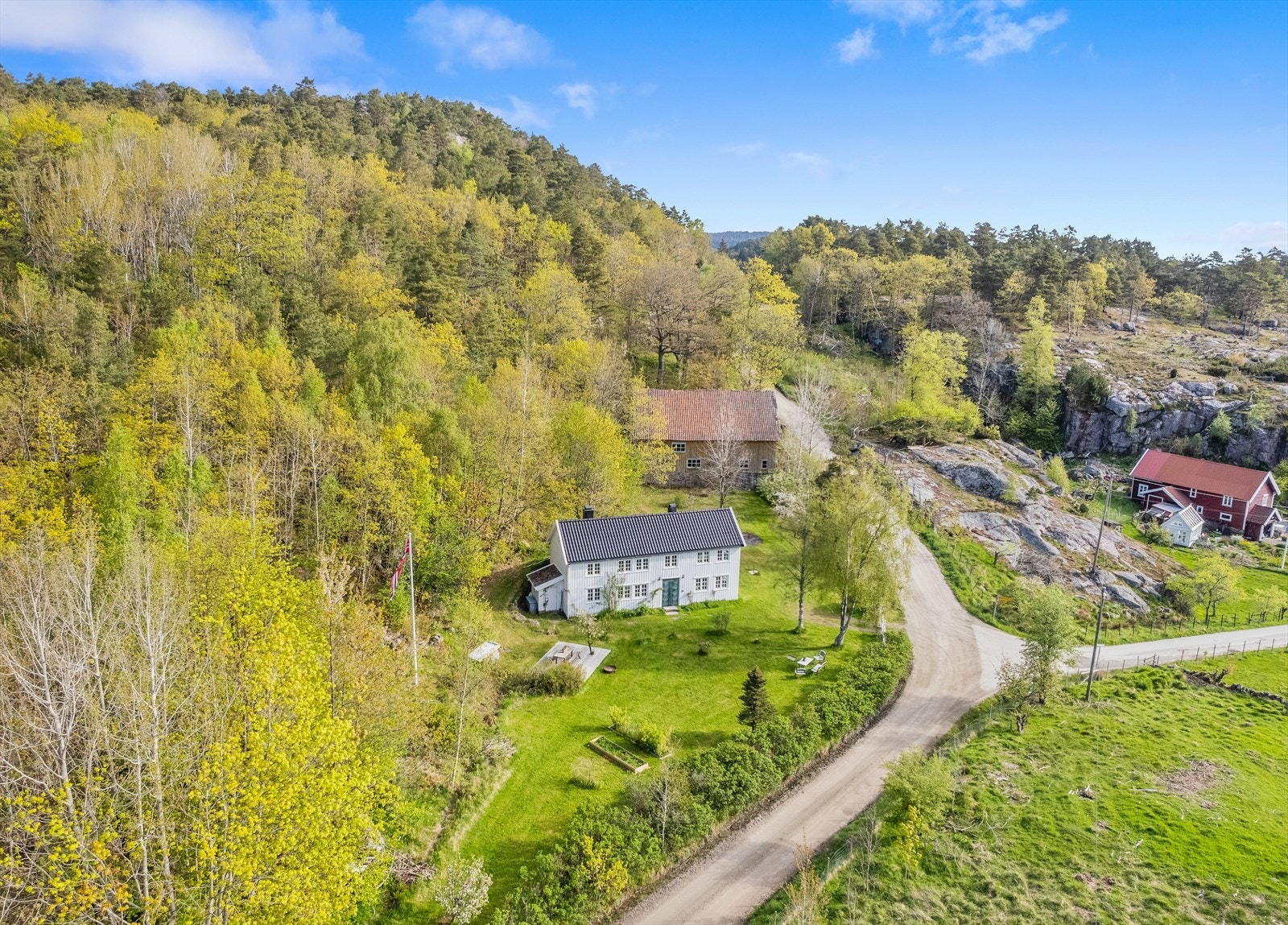 Hjertelig velkommen til Harkmarksveien 1026! Galleribilde