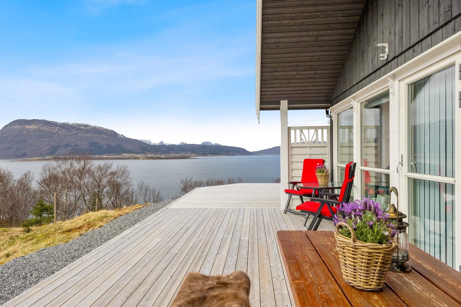 Stor og solrik terrasse! Galleribilde