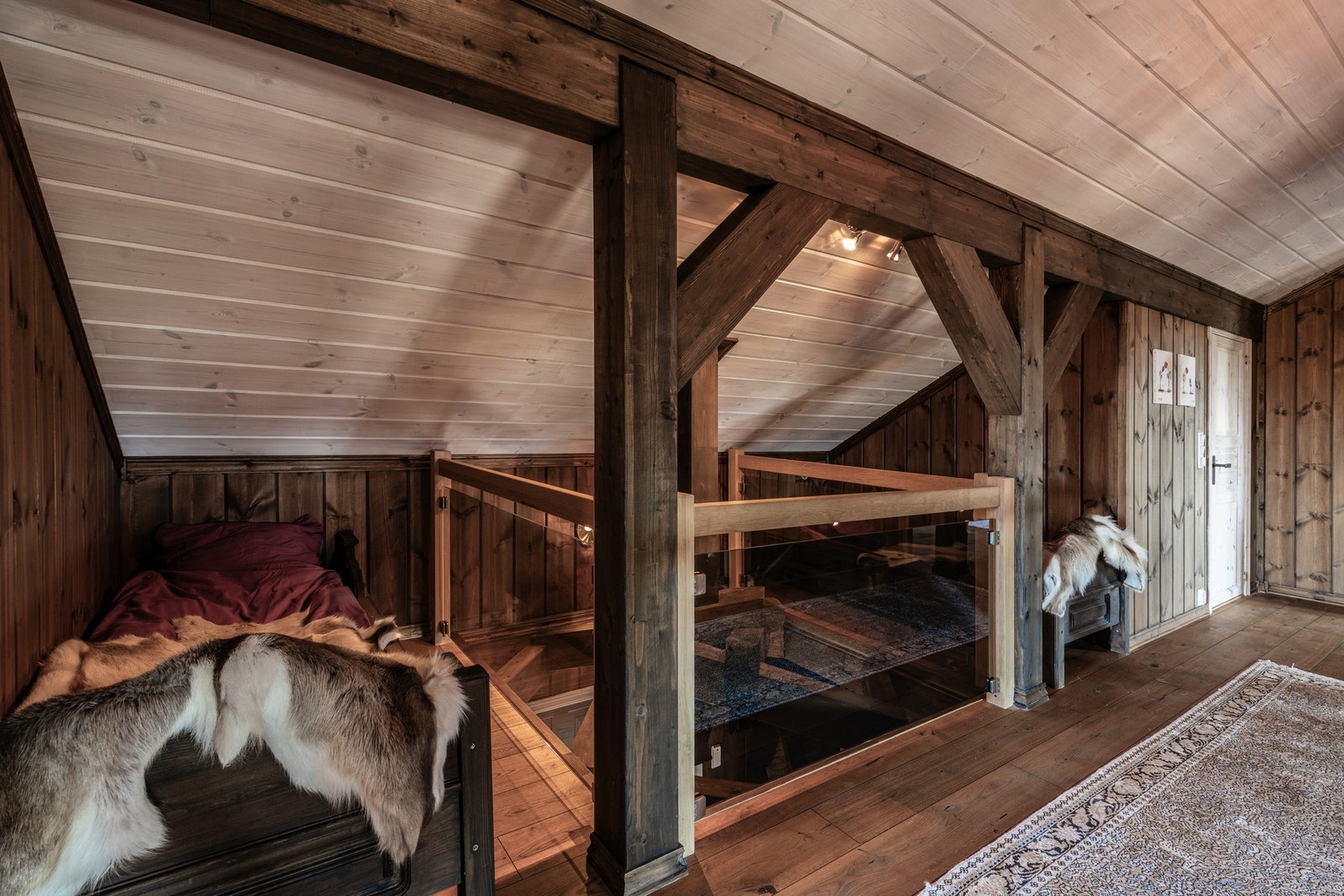 En liten høneblund, før fjellet kaller. Galleribilde