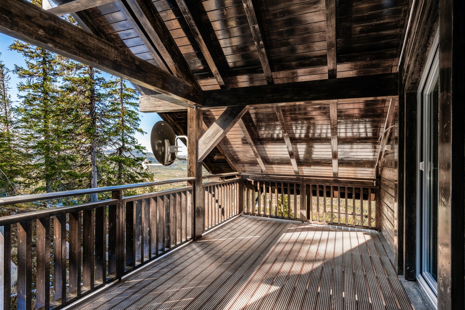 Overbygget terrasse i 2. etasje. Galleribilde