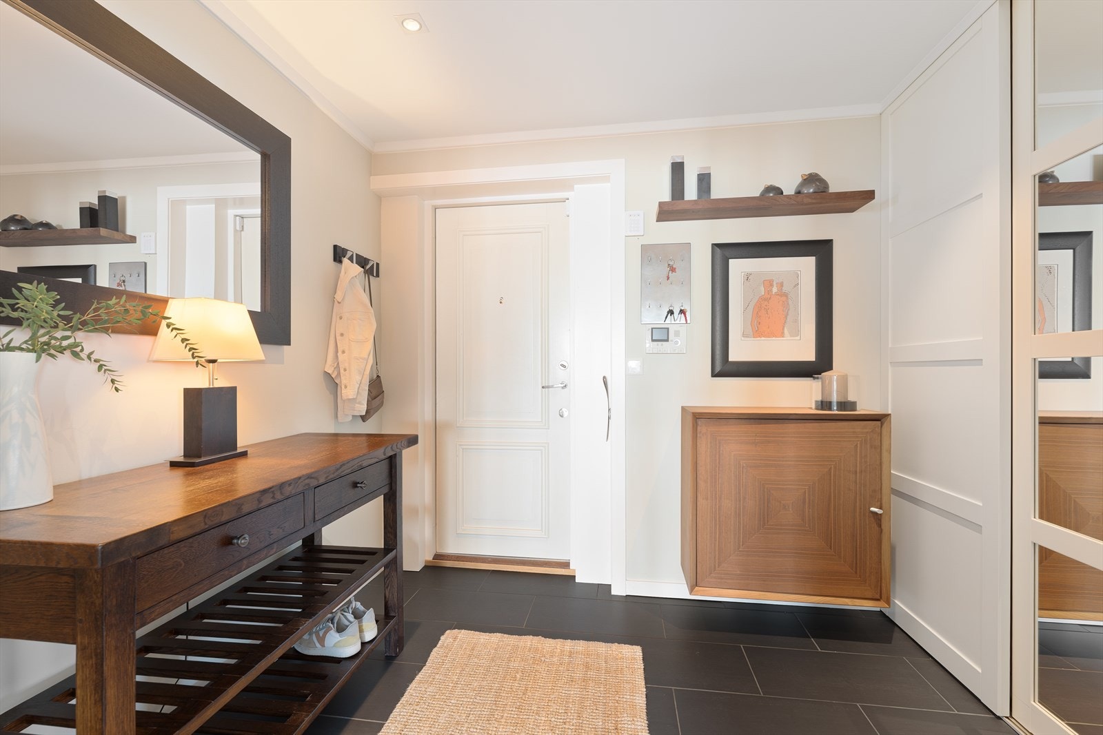 Innbydende entré som gir et godt første inntrykk Galleribilde