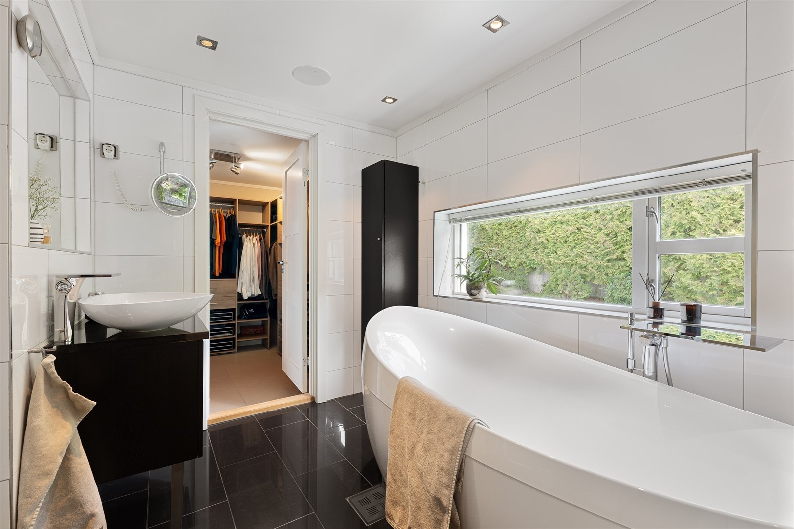 Boligen har to lekre bad fra 2011 Galleribilde