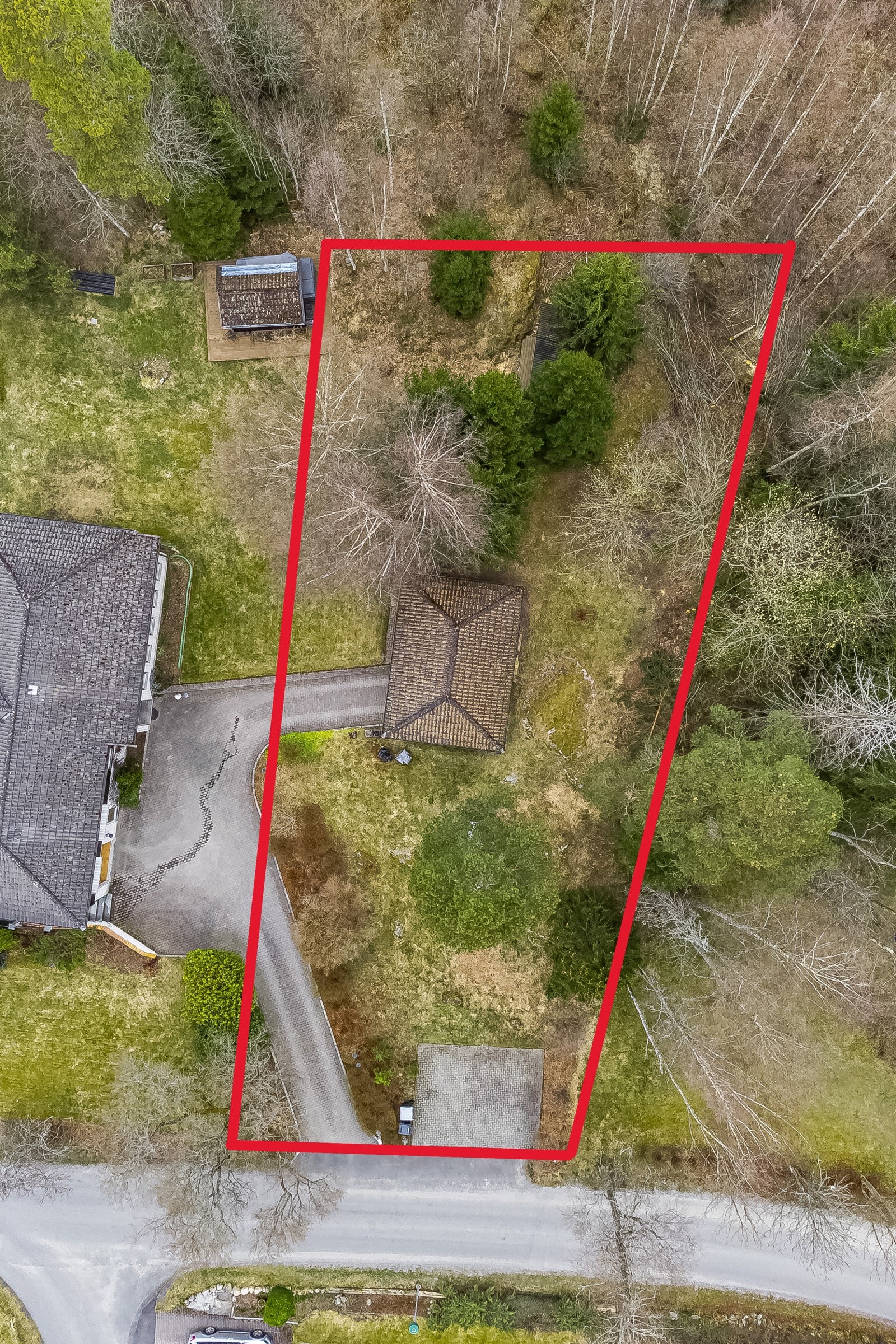 Rød skisseringer er ment som illustrasjon for tomtegrenser- disse kan avvike fra faktiske forhold Galleribilde