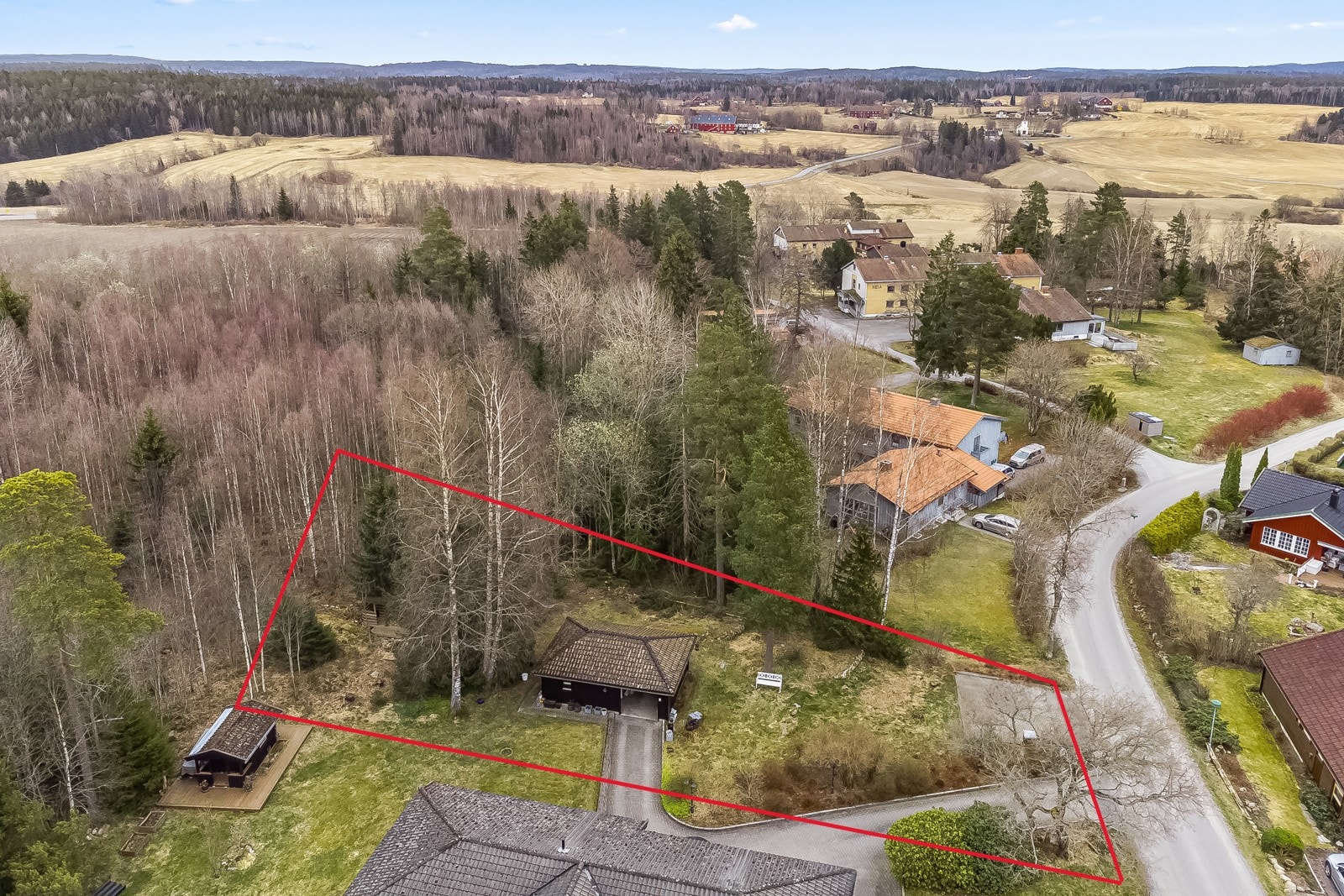 Boligtomten ligger i et stille og rolig boligfelt ca. 5,5 km fra Ås sentrum Galleribilde