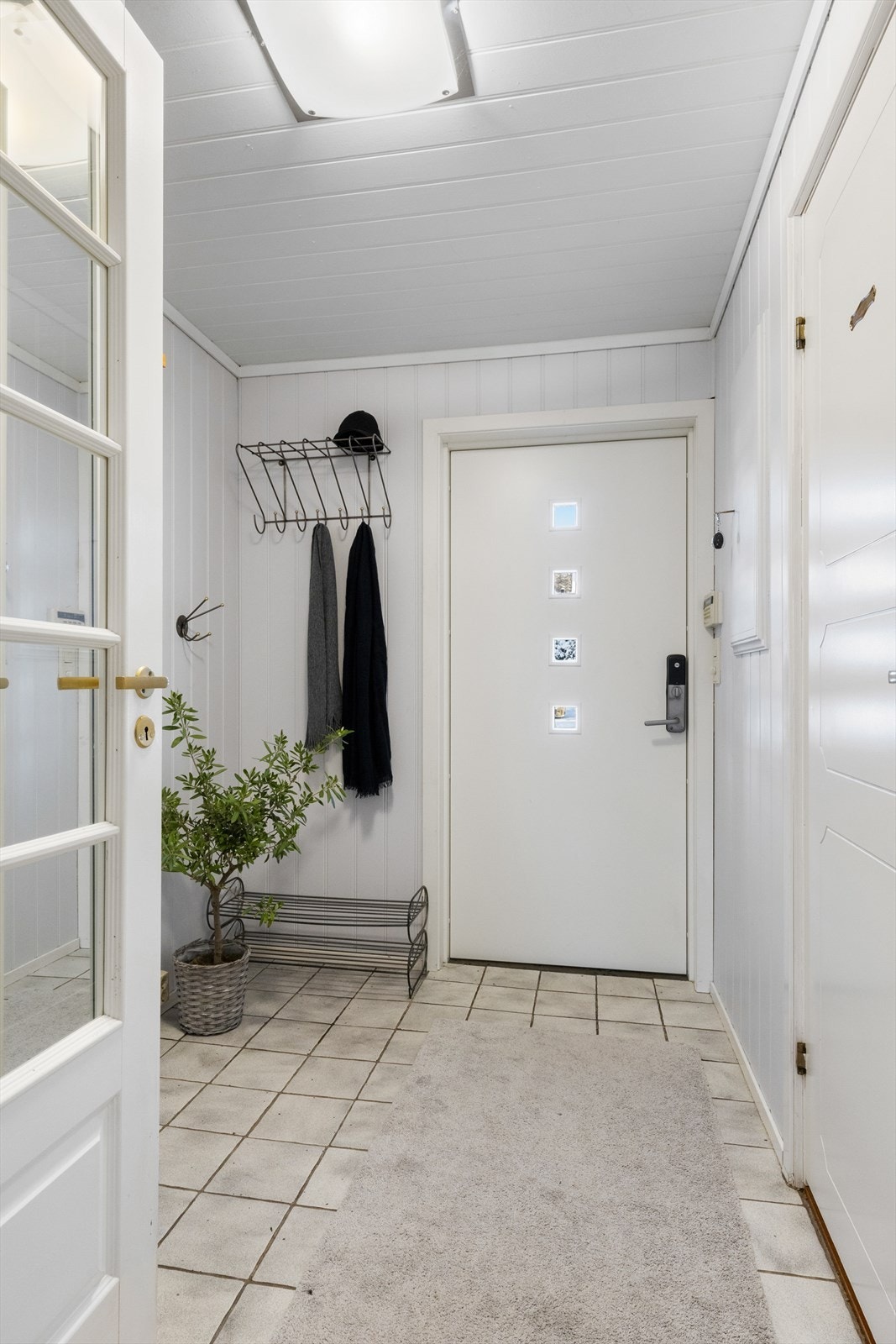 Entré med elektronisk dørlås Galleribilde