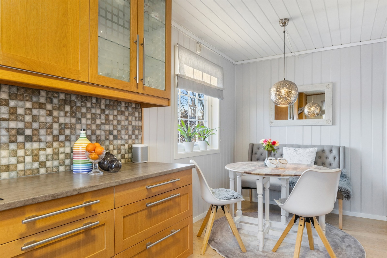 Flislagtfelt over benkeplate av laminat Galleribilde