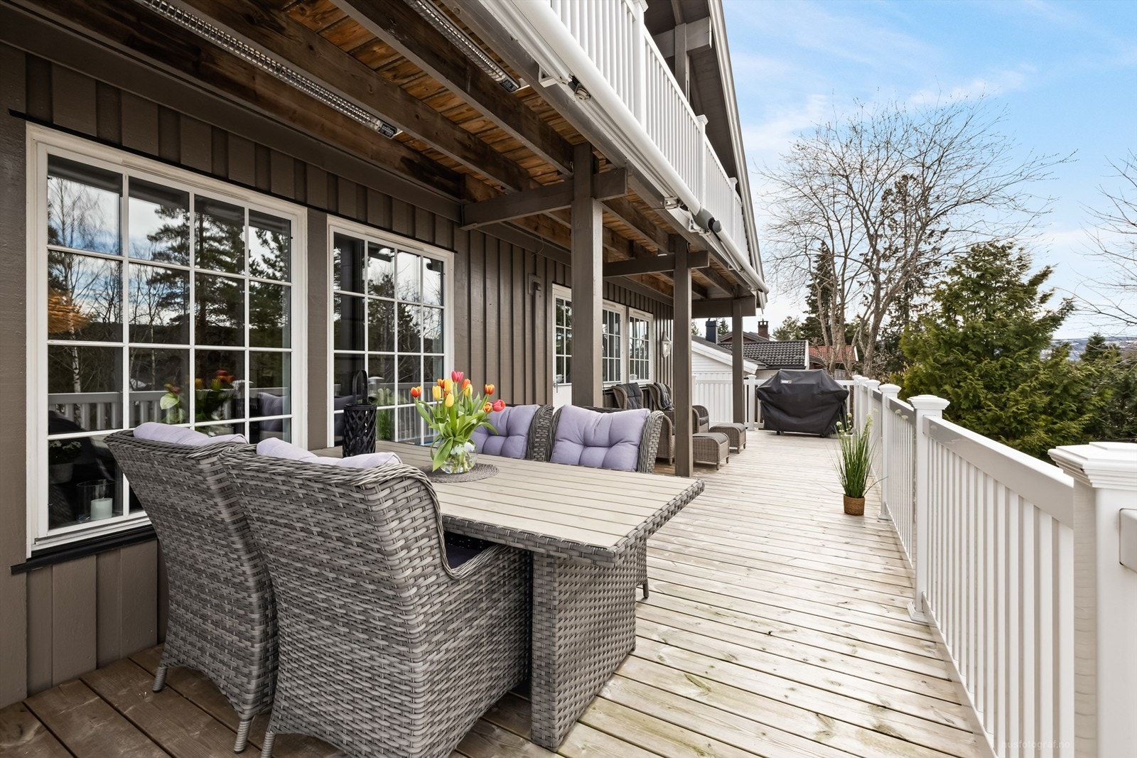 Vestvendt veranda på ca. 32 kvm Galleribilde