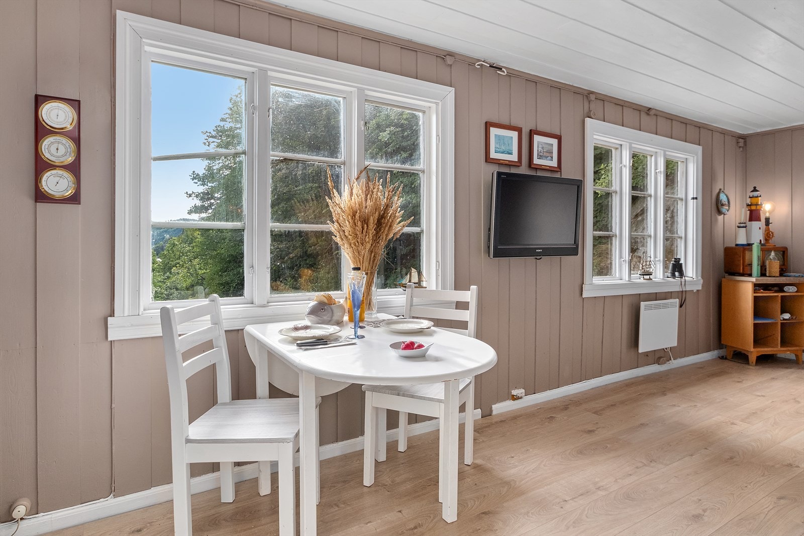 Her kan frokosten nytes, med flotte utsiktsforhold! Galleribilde