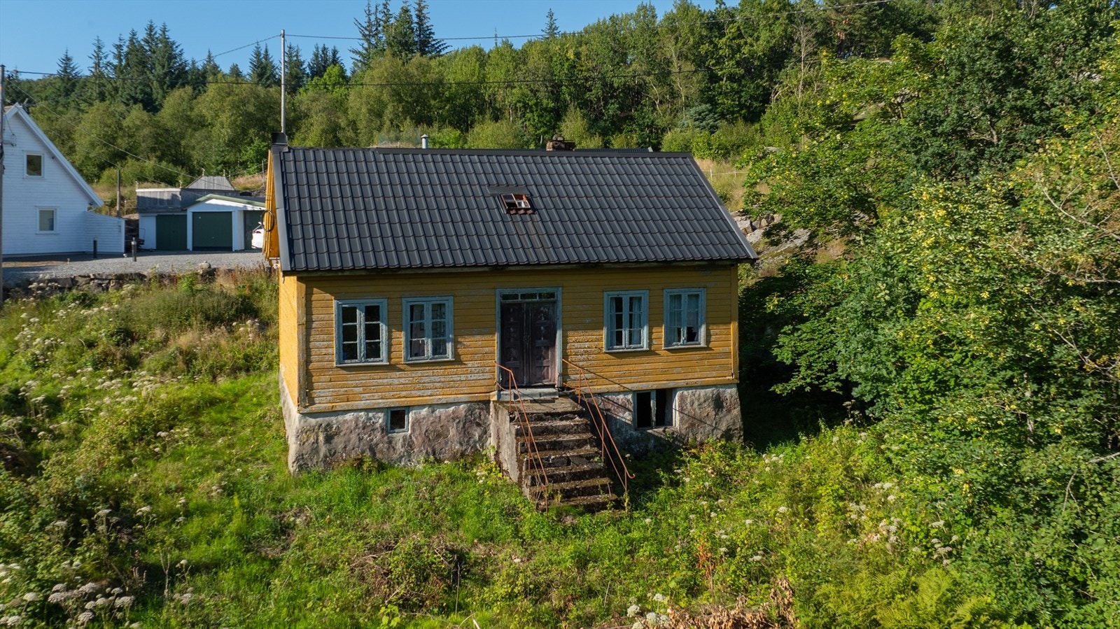 Hus er ikke tilknyttet strøm eller vann/avløp Galleribilde