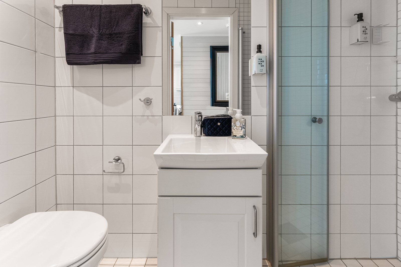 Badet nede i hovedetasjen. Galleribilde