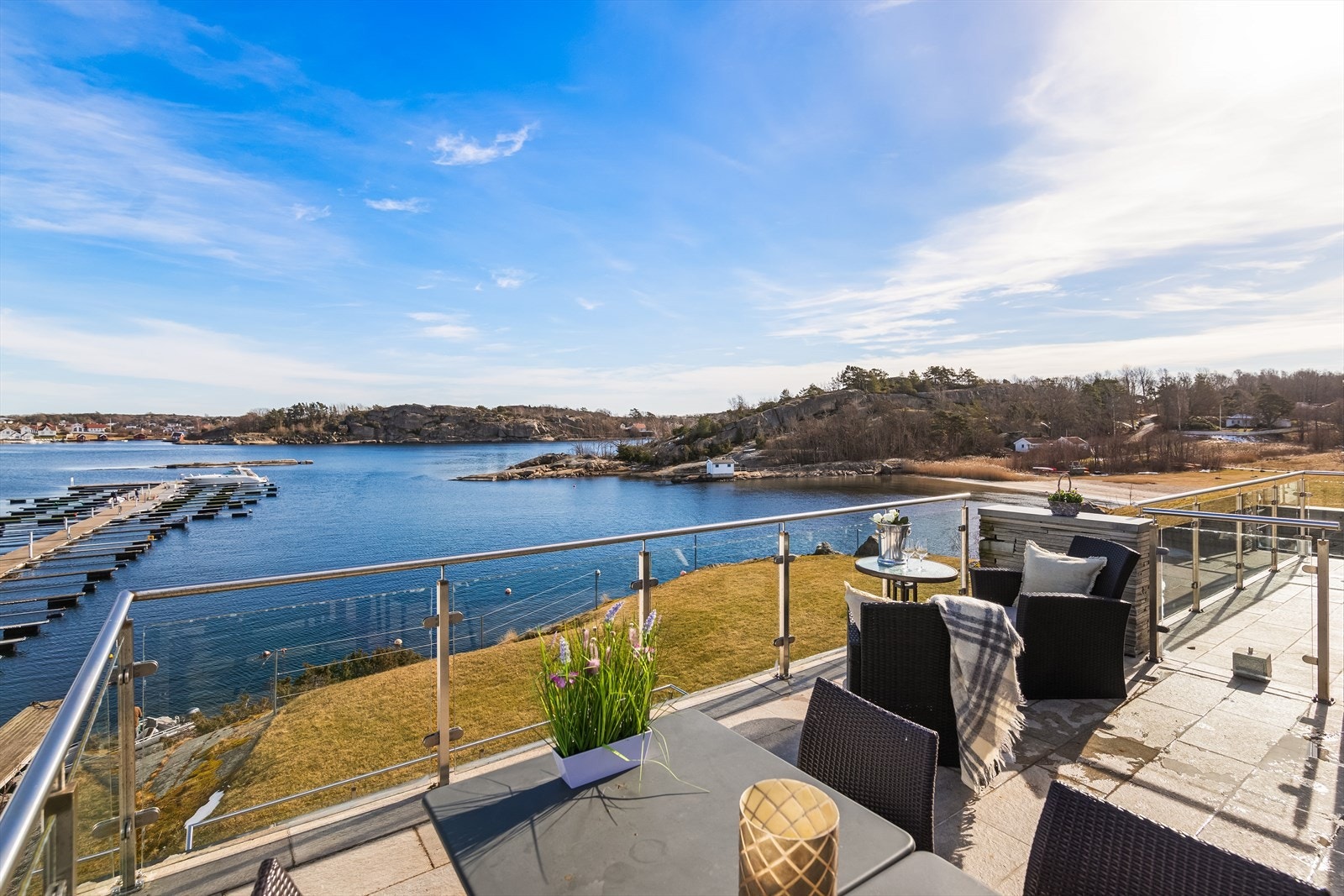 Hotellets strand sees til høyre i bildet. Galleribilde