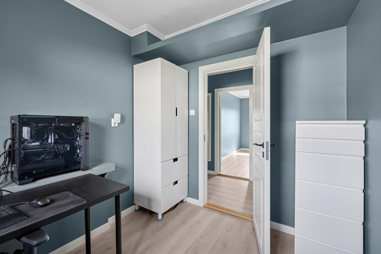 Rommet passer også ypperlig til bruk som hjemmekontor eller barnerom. Galleribilde