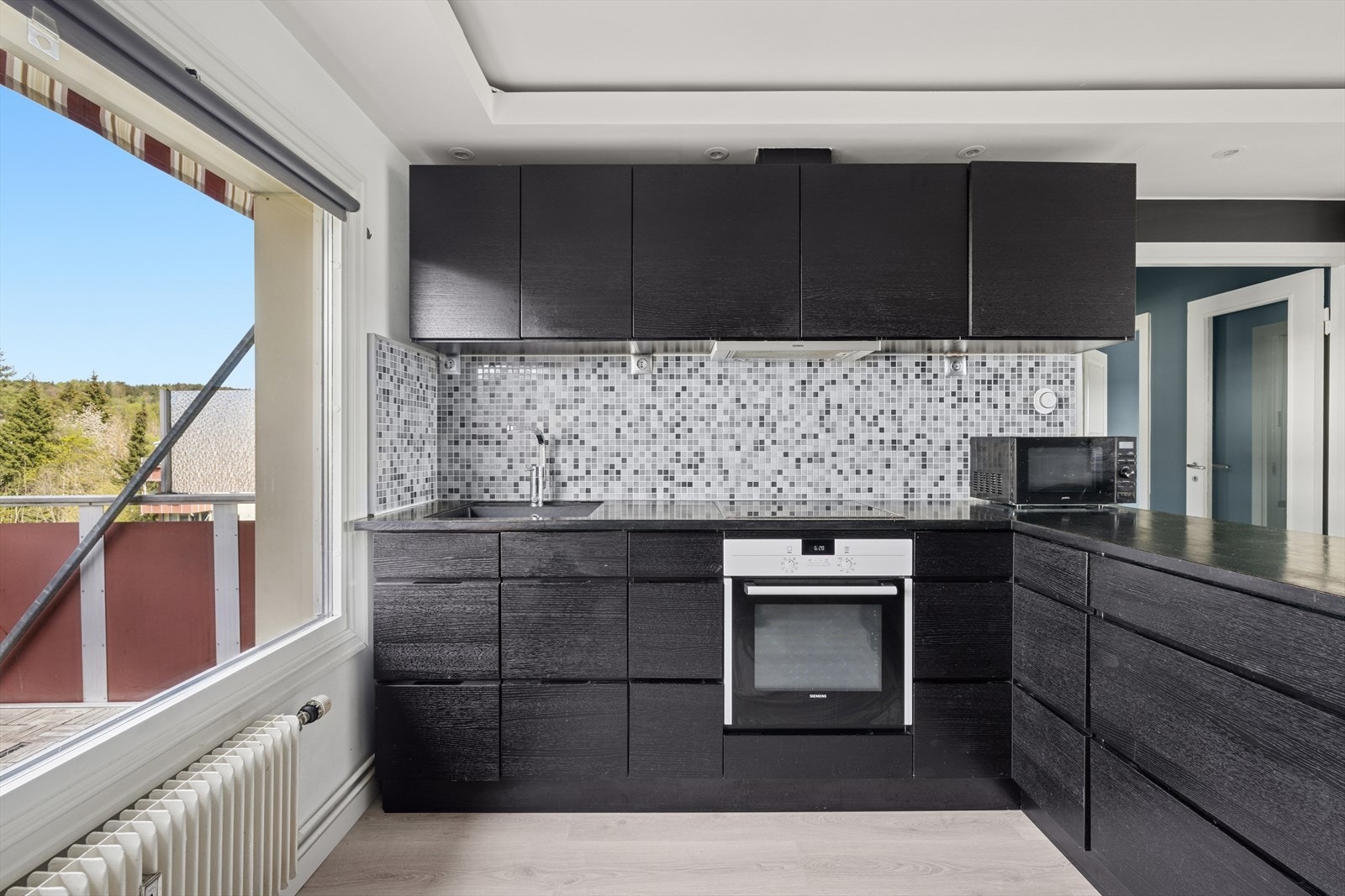 Kjøkkenet ble oppgradert i 2015 og er et delikat kjøkken fra KVIK. Galleribilde