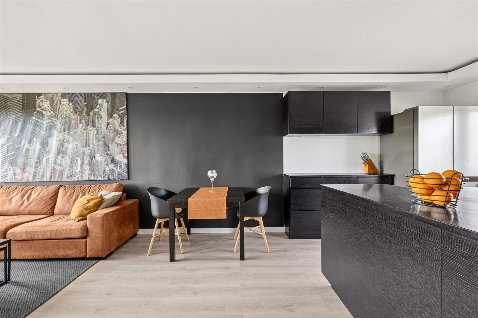 Det er god plass til egen spisegruppe for hyggelig middager med venner og familie. Galleribilde