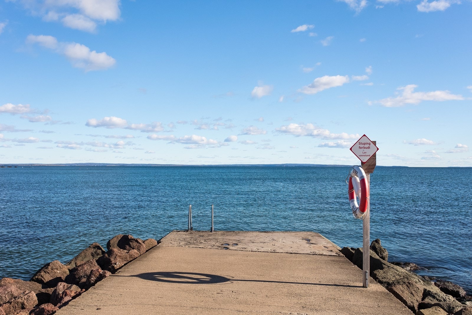 Gangavstand til flott badestrand på Skallevold og Karlsvika naturreservat. Galleribilde