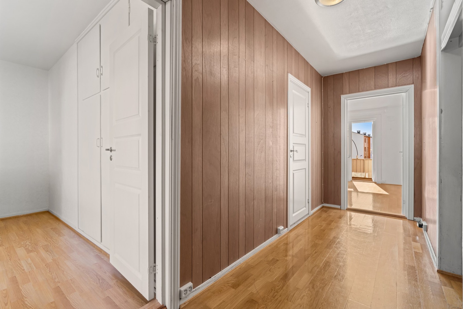 Fra gangen er det adkomst til boligens to soverom. Galleribilde