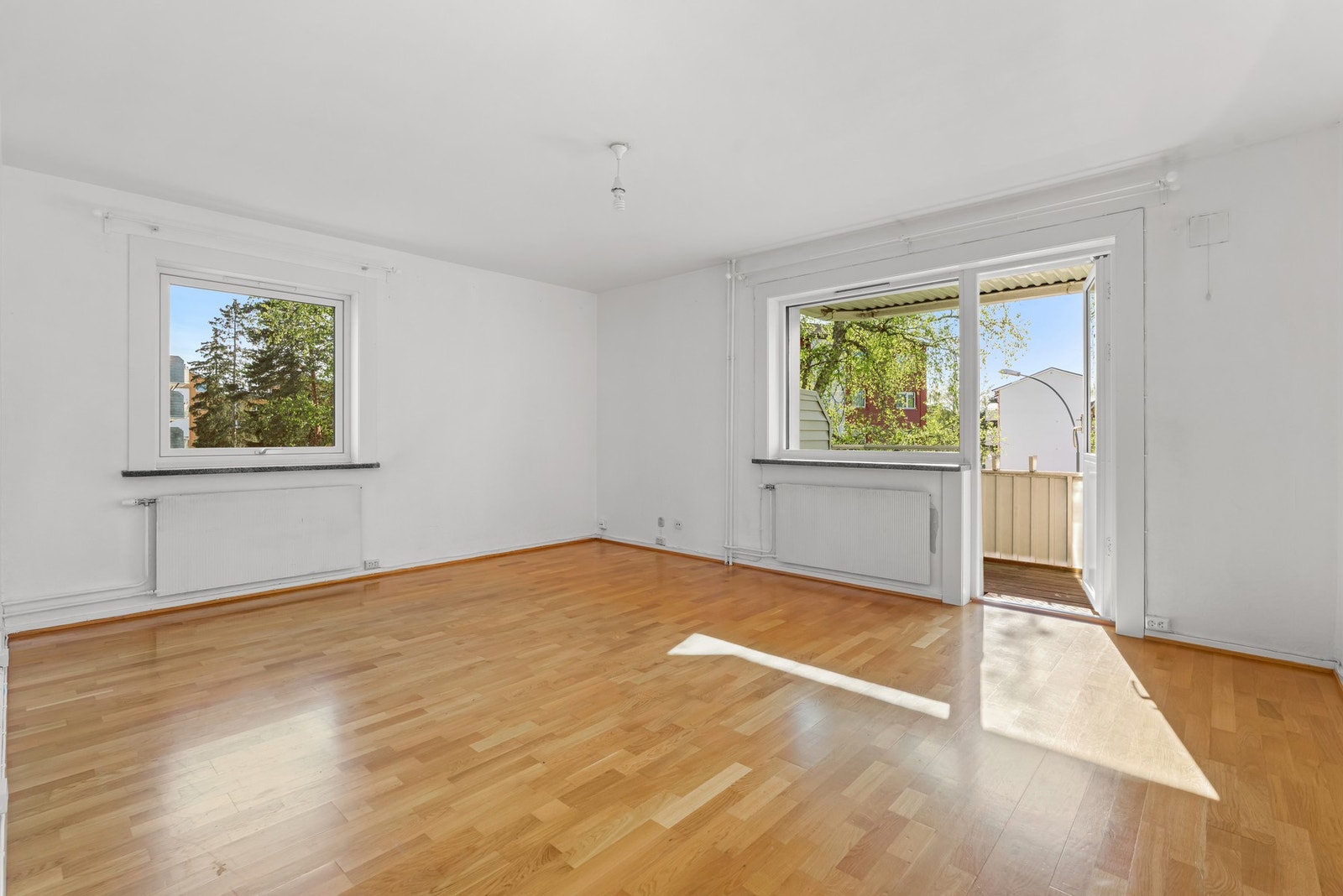 Oppsaltoppen 19A har en attraktiv og idyllisk beliggenhet nær marka med gode forutsetninger for modernisering etter eget ønske. Galleribilde