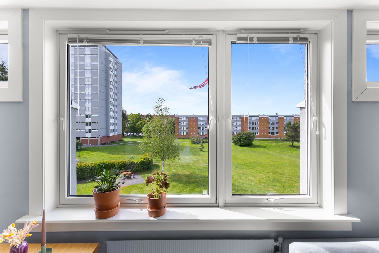 Veldrevet borettslag med god vedlikeholdshistorikk. Vinduer ble skiftet i 2017 Galleribilde