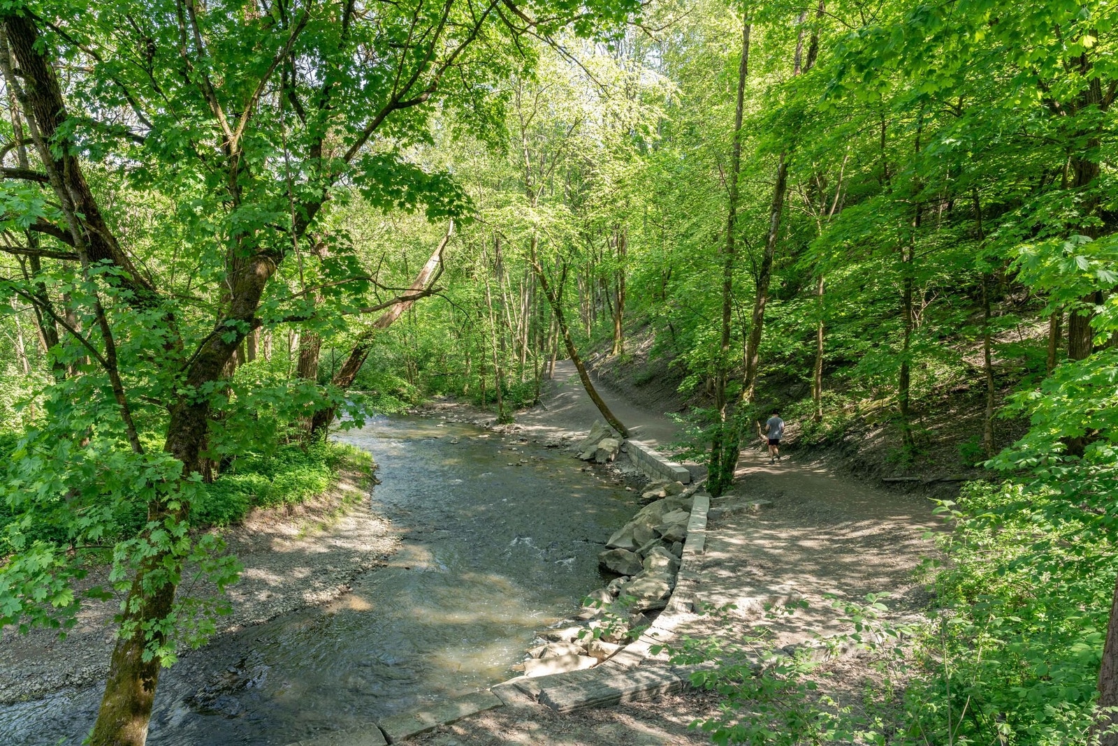 Turstiene er omringet av vakker natur. Galleribilde