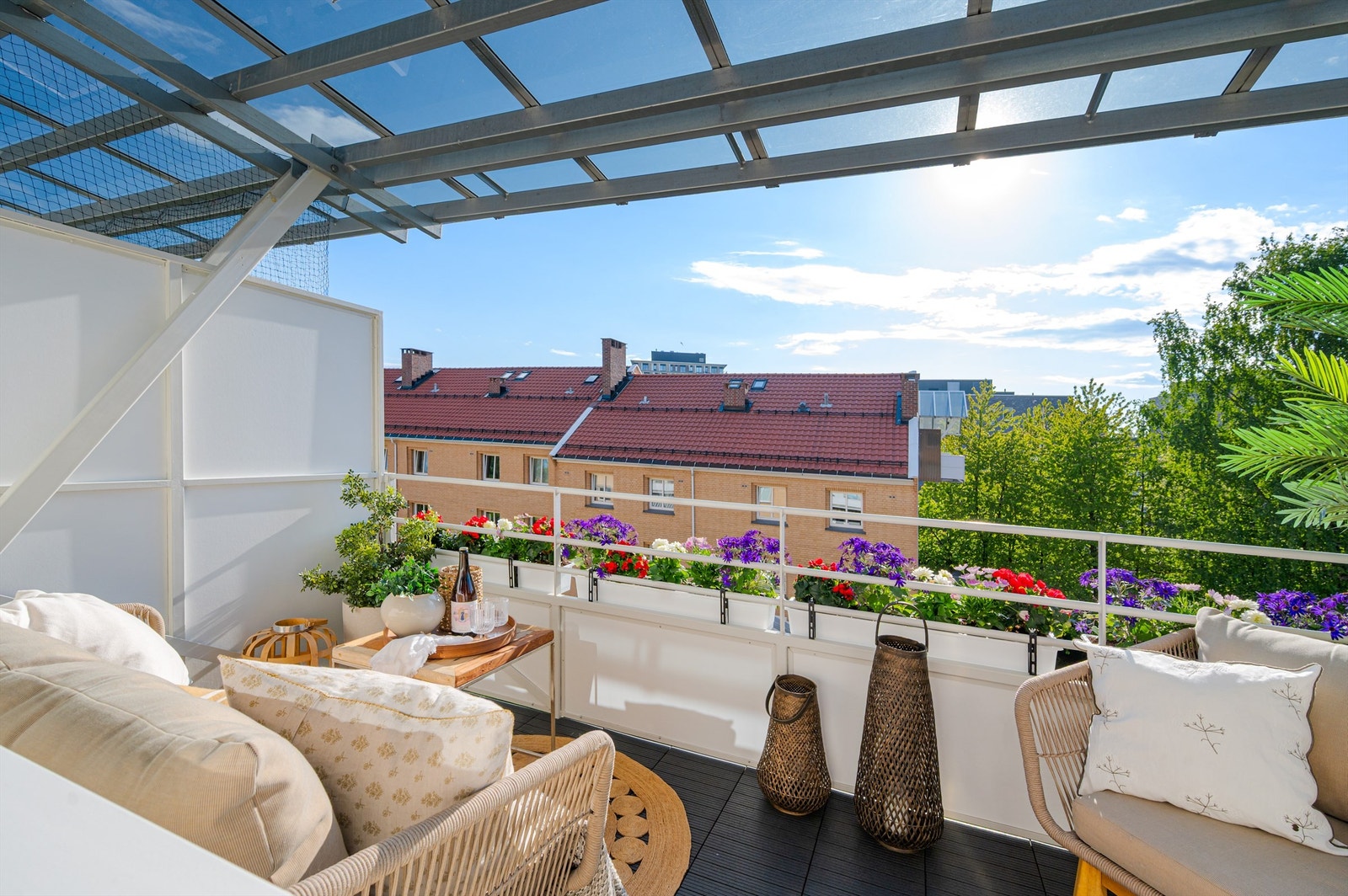 Her har du fine forutsetninger for å kunne nyte årets varme dager like utenfor egen stue. Galleribilde