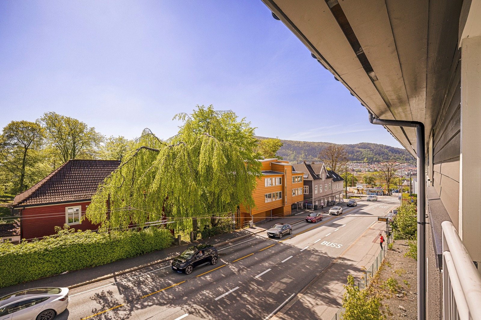 - Leiligheten har en fin plassering i enden av byggets toppetasje med god skjerming fra både støy og innsyn - Galleribilde