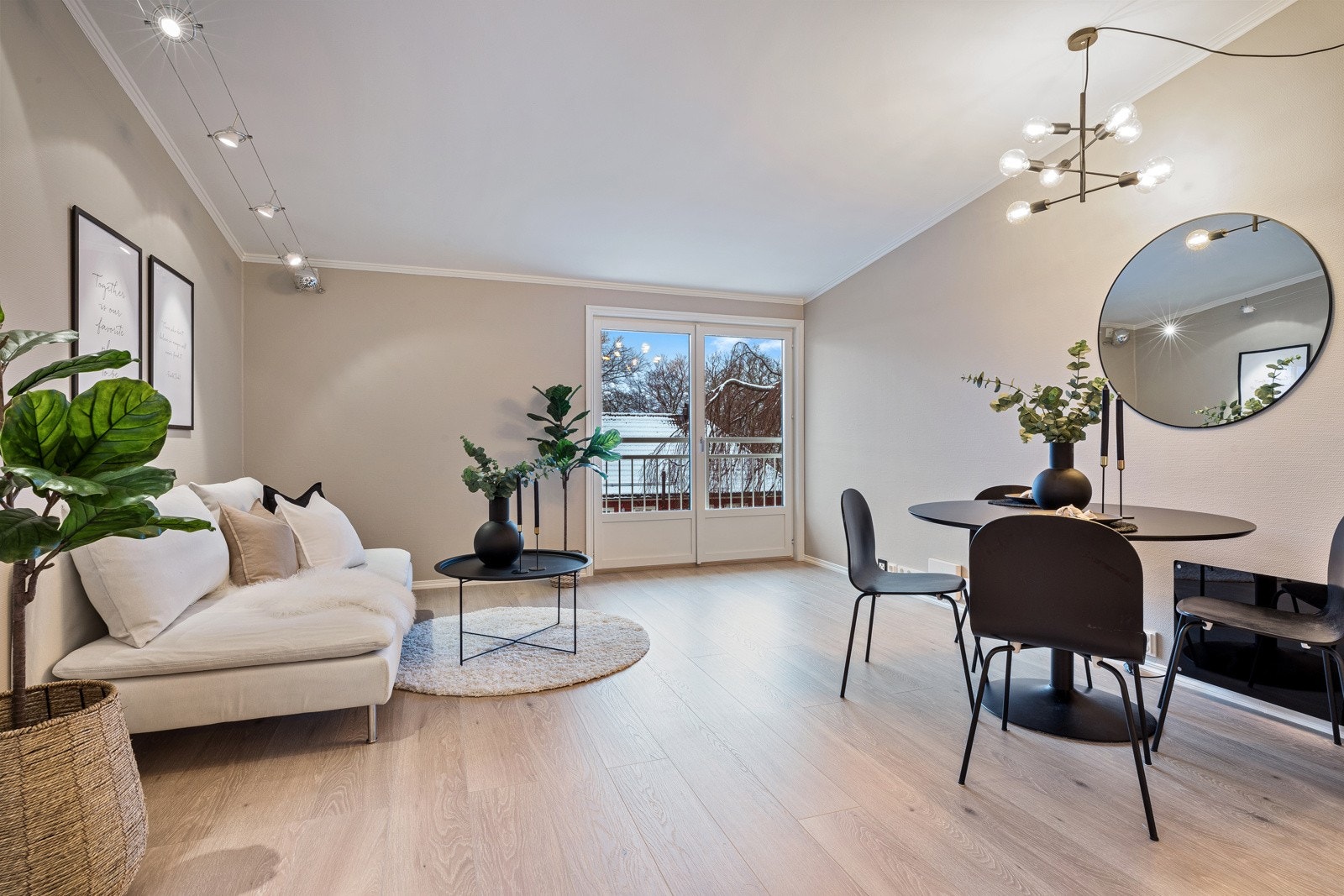 - Nattlandsveien 8 presentert av PrivatMegleren v/ Nicolai Sundbye - Galleribilde