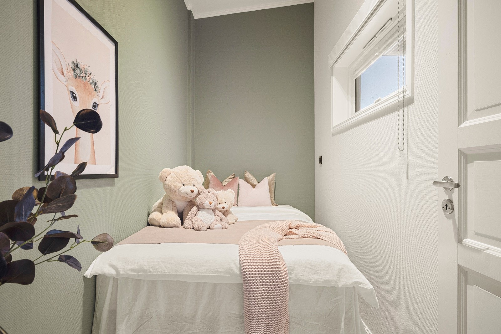 - Leilighetens bod er i dag innredet som soverom, men det gjøres oppmerksom på at boligen kun har ett godkjent soverom - Galleribilde