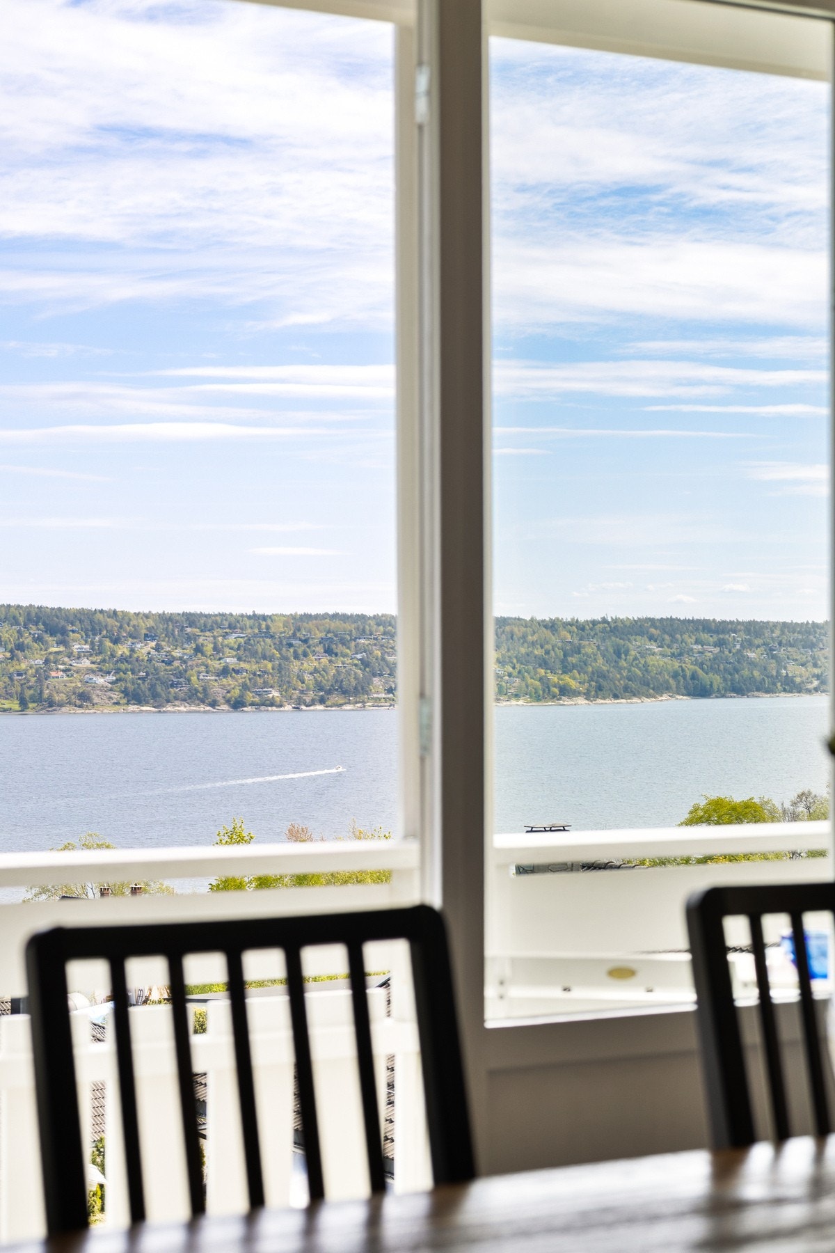 Utsikten til Oslofjorden kommer til sin rett både innenfra og ute. Galleribilde