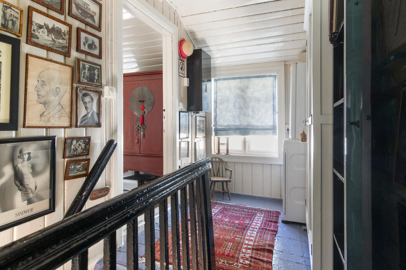 I 2. etasje er det stue, 2 soverom, wc og bad. Galleribilde