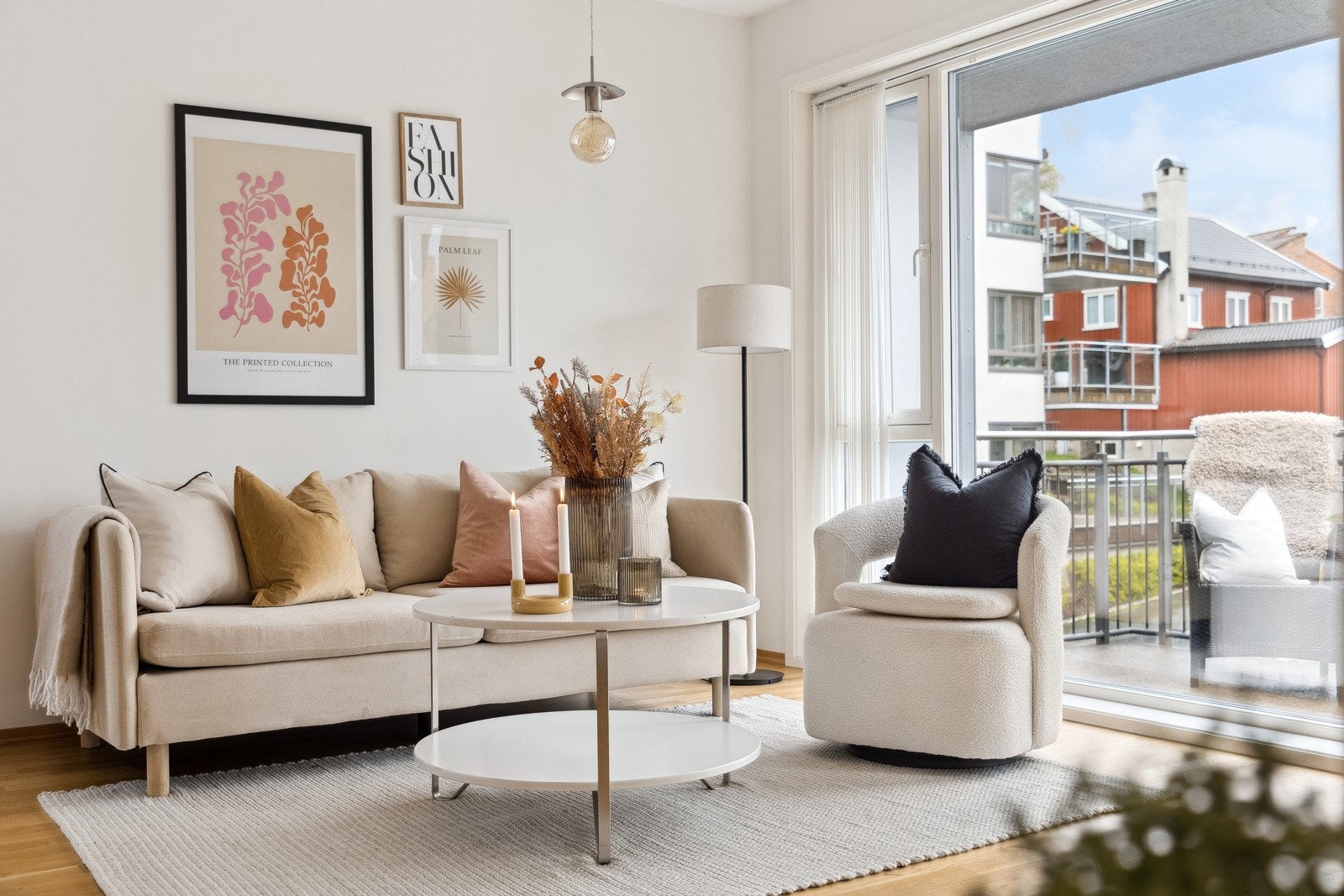 Leiligheten har skjult elektrisk anlegg med automatsikringer og det foreligger dokumentert samsvarserklæring. Galleribilde