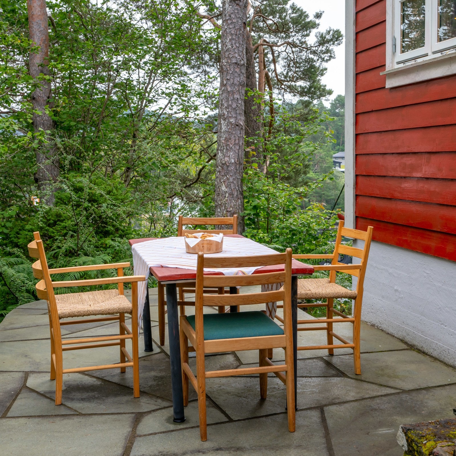 På denne terrassen kan man nyte morgensolen og ettermiddagsolen! Galleribilde