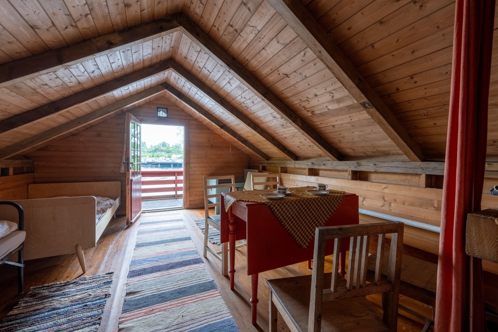 Her er det plass til spisegruppe og ytterligere møblering. Galleribilde