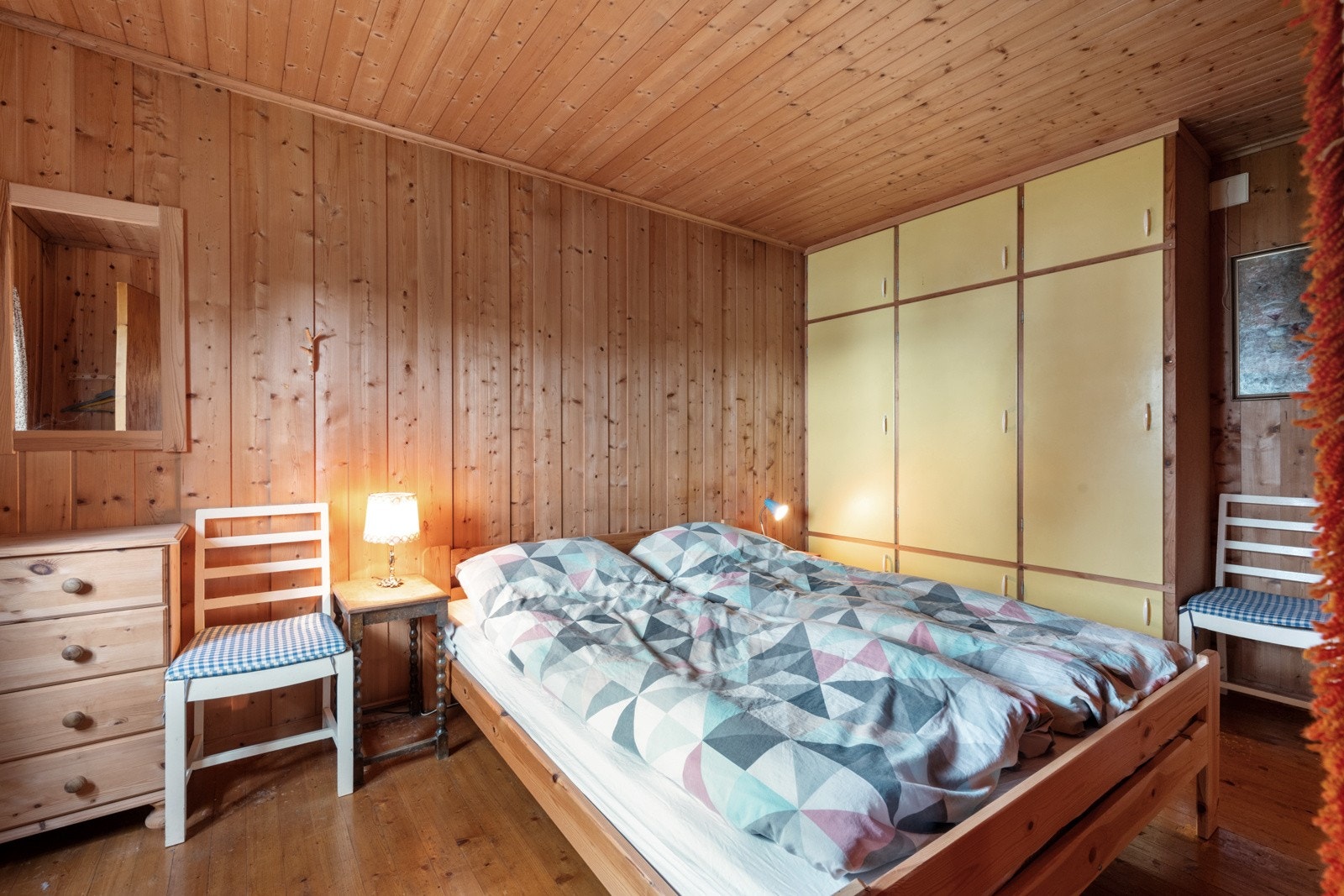 Hovedsoverommet er på 11 kvadratmeter og har godt med skapplass. Galleribilde