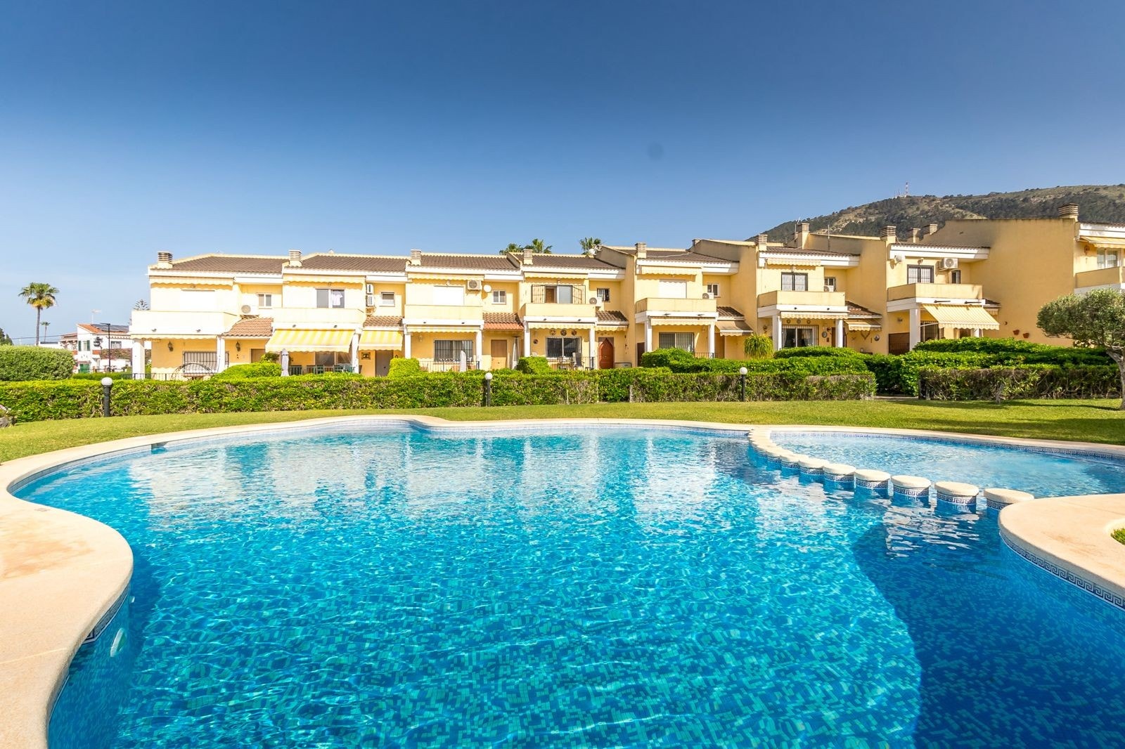 Perfekt beliggende kun meter fra bassenget Galleribilde