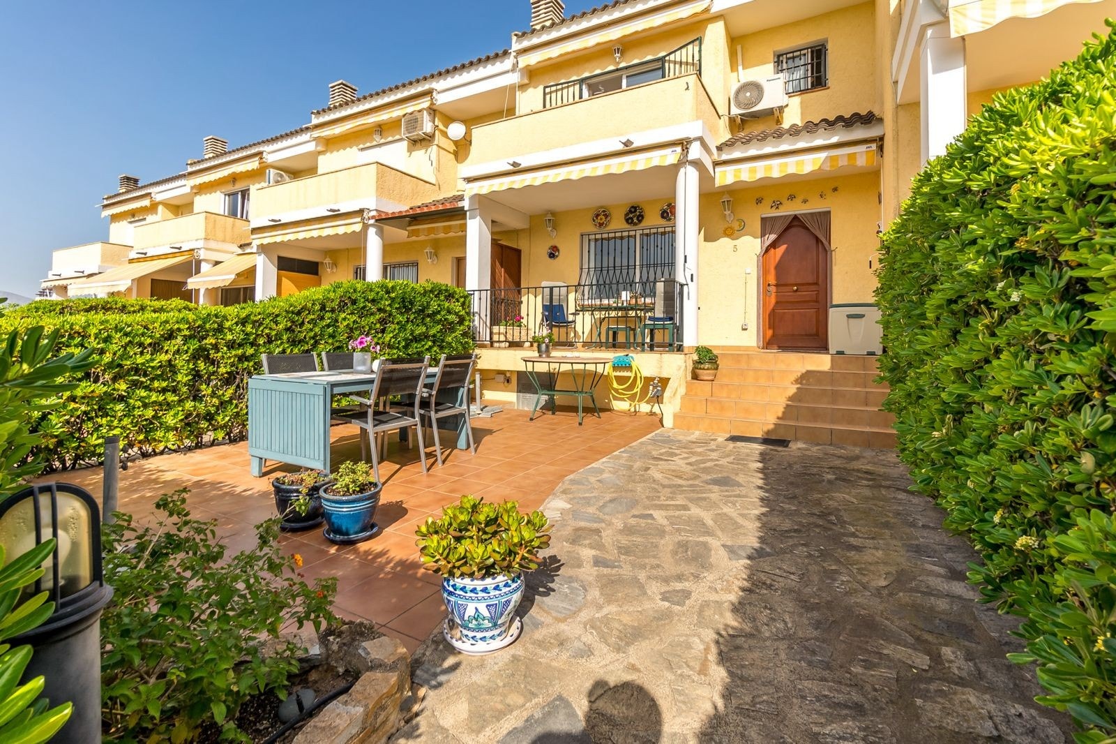 Fra terrassen har man flott utsikt Galleribilde