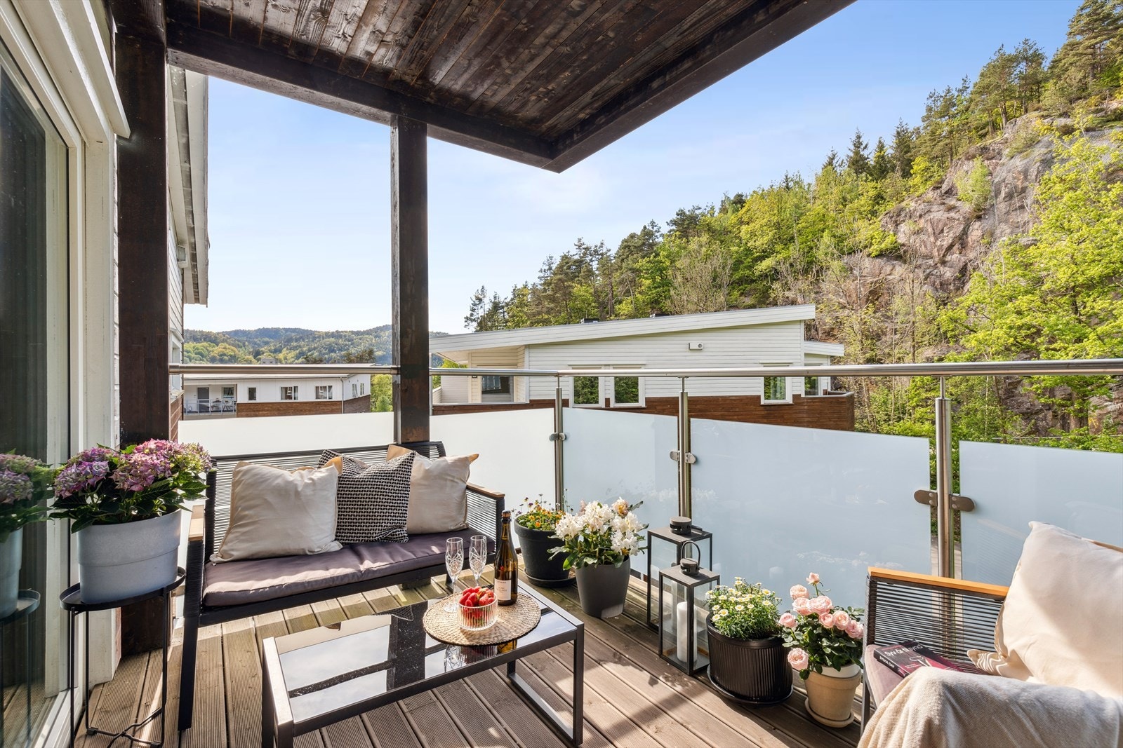 Her kan du sikre deg en flott 3-roms toppleilighet med overbygget balkong. Galleribilde