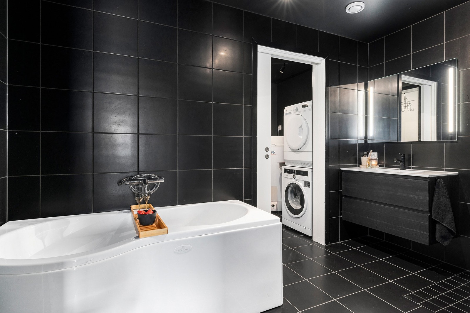 Oppgradert bad med eget vaskerom like ved. Galleribilde