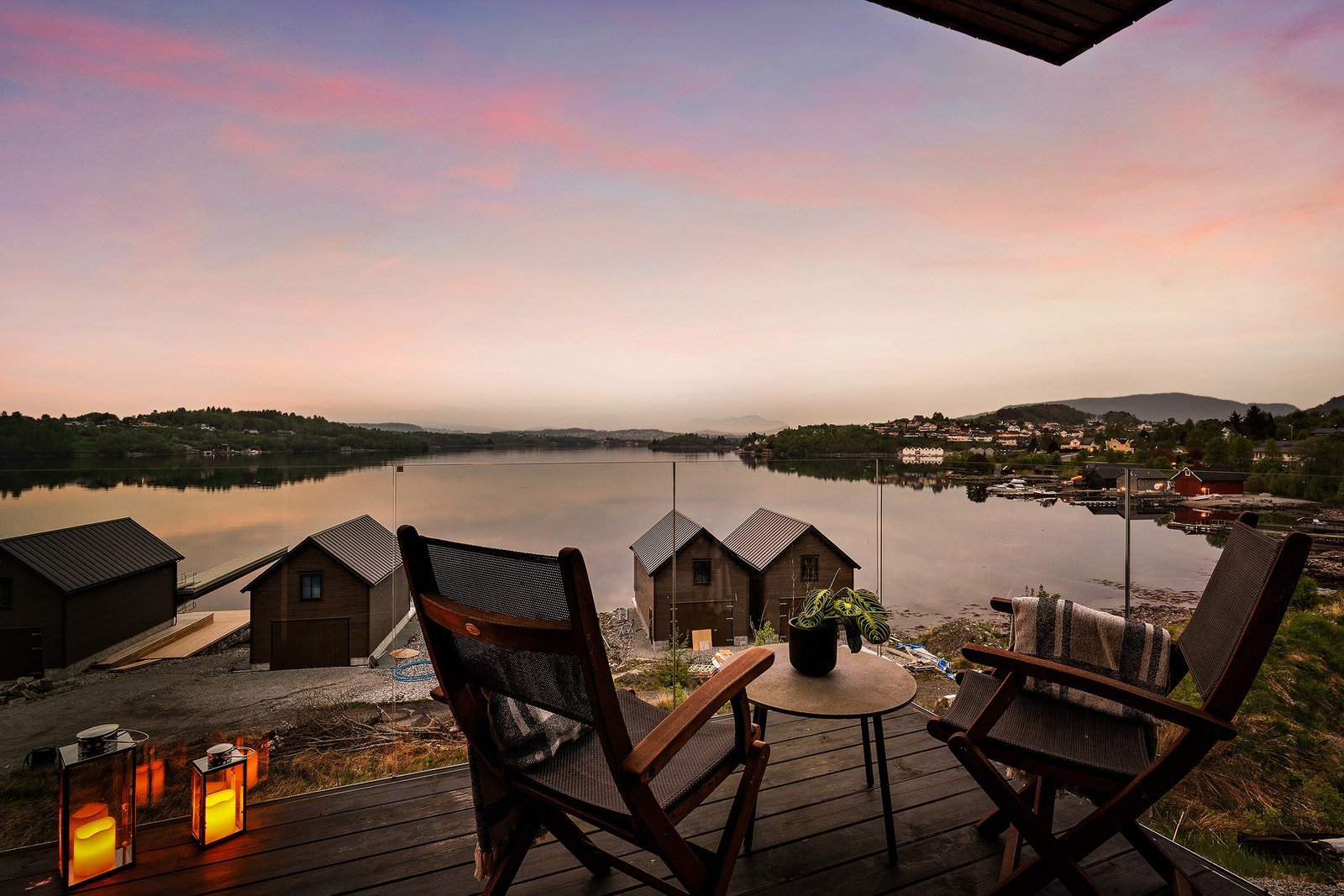 Utgang til utsiktsveranda fra hovedplanet. Galleribilde