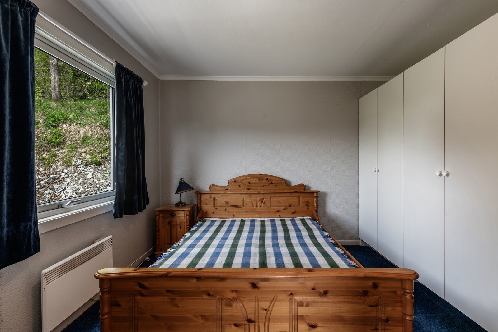 I 1. etasje er det to soverom. Galleribilde