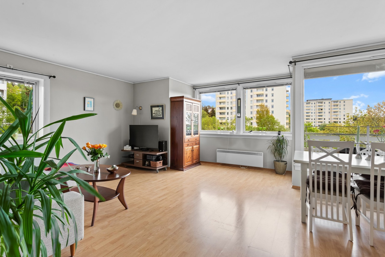 Velkommen til Haakon Tveters vei 8 - Presentert av Jimmy Phan v/ PrivatMegleren Østensjø. Galleribilde